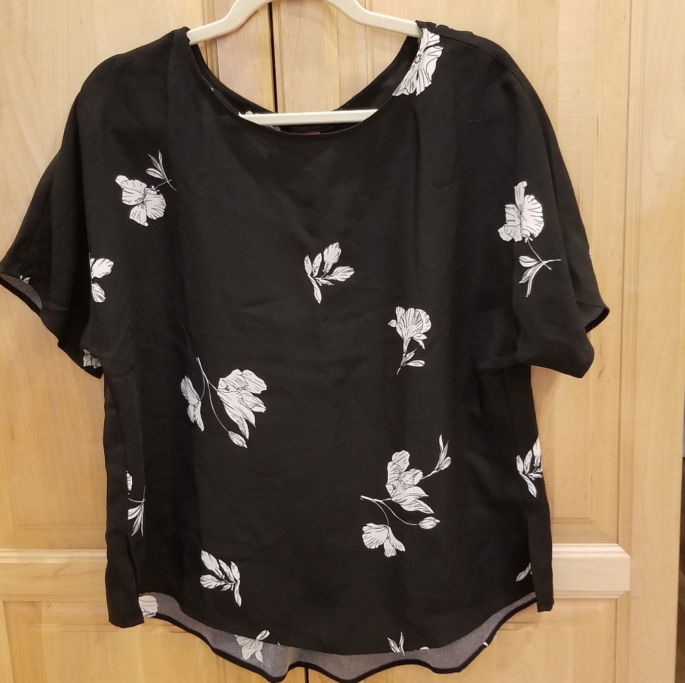 Vince Camuto Black Floral Blouse Tee SZ M NWOT